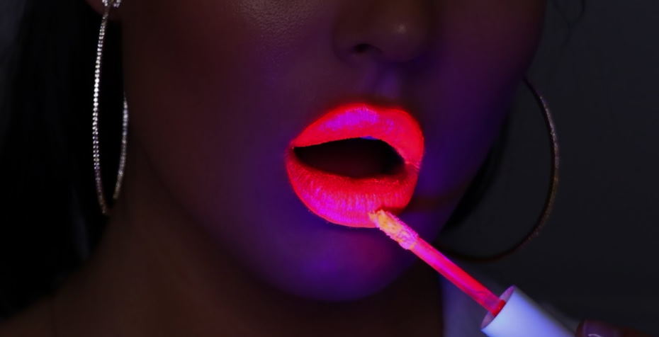 neon lip makeup